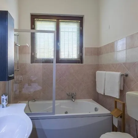 Apartment In Con Giardino A 300m Dal Lago Maggiore Castelletto sopra Ticino