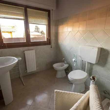 In Con Giardino A 300m Dal Lago Maggiore Apartment *